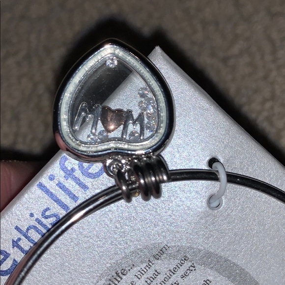 MOTHER’S DAY Stainless MOM charm bracelet NWT - Picture 2 of 3